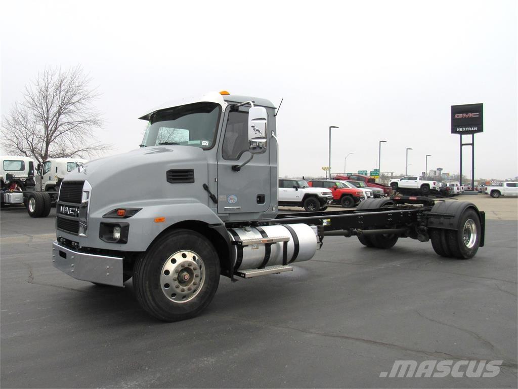 Mack MD742 商用底盤車