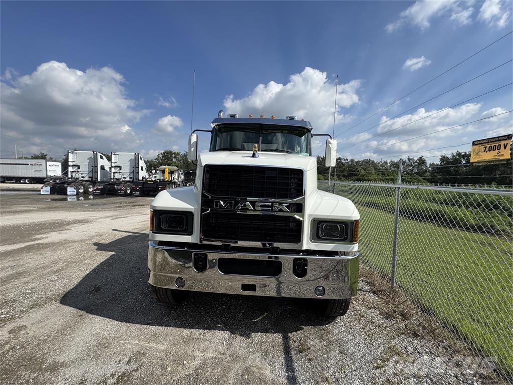 Mack PI64T 曳引機組件