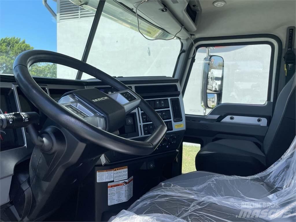 Mack PI64T 曳引機組件