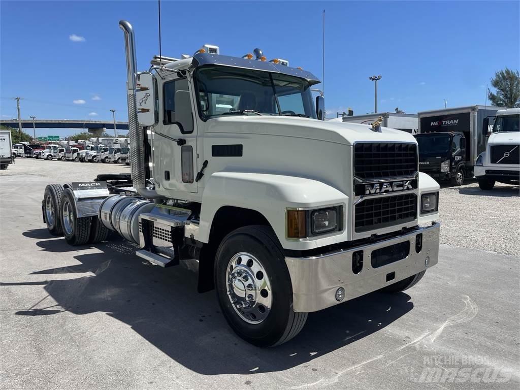 Mack PI64T 曳引機組件