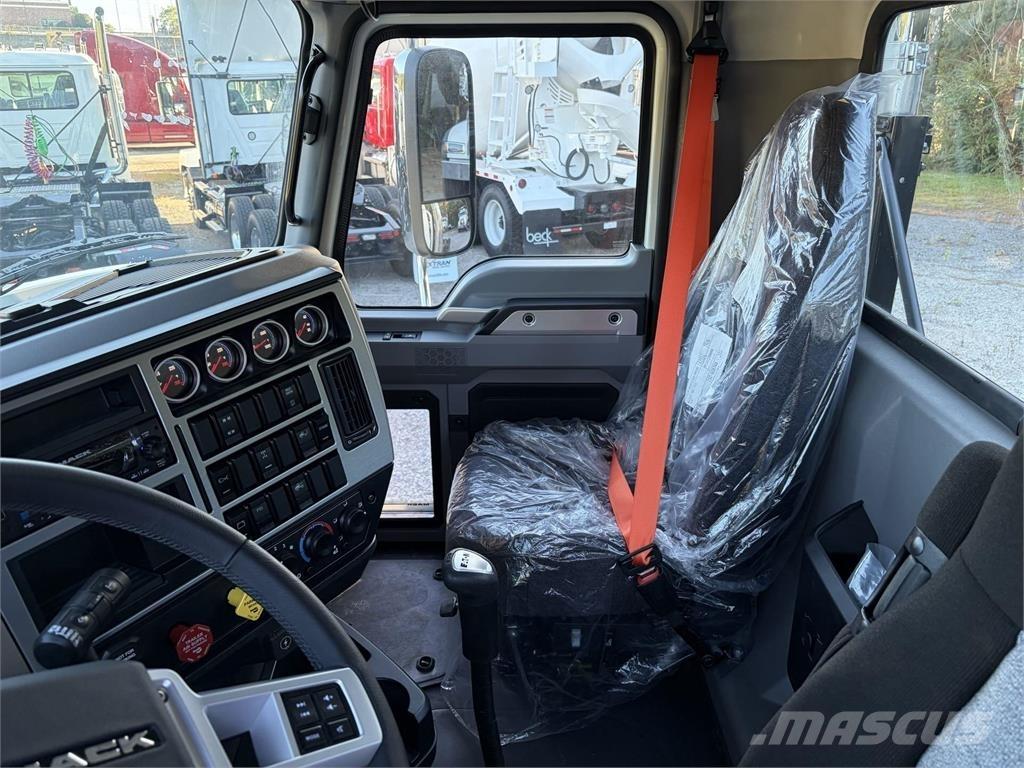 Mack PI64T 曳引機組件