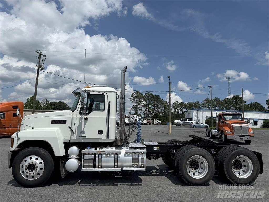 Mack PI64T 曳引機組件