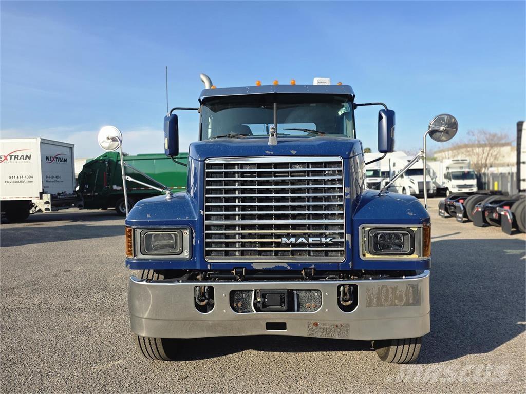 Mack PI64T 曳引機組件