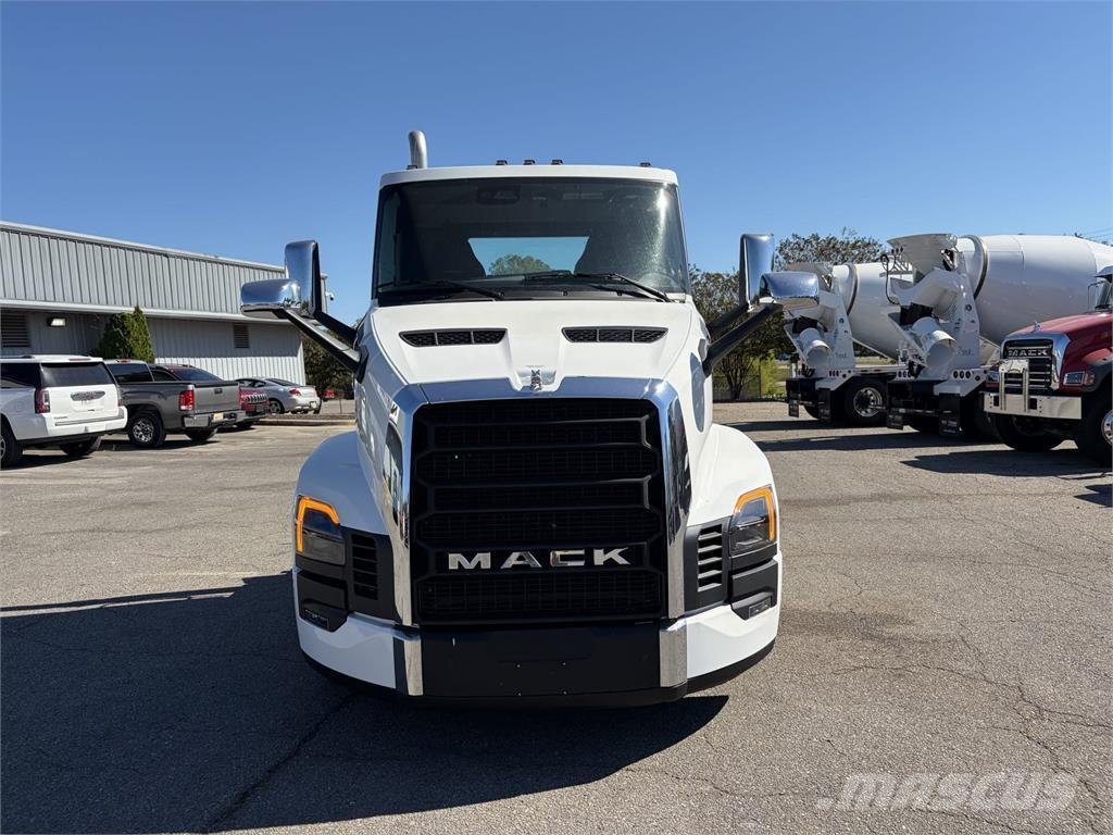 Mack PR64T 曳引機組件