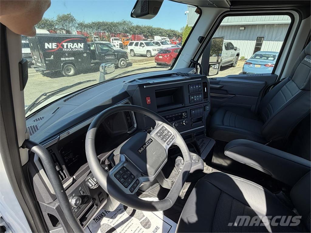 Mack PR64T 曳引機組件