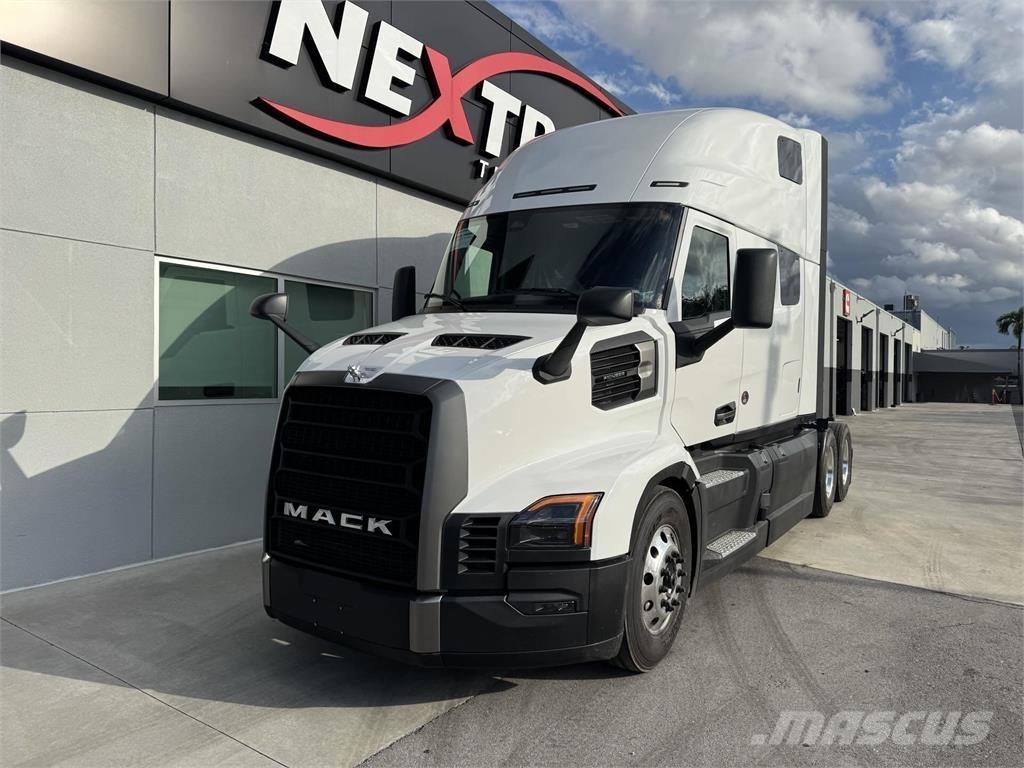 Mack PR64T 曳引機組件