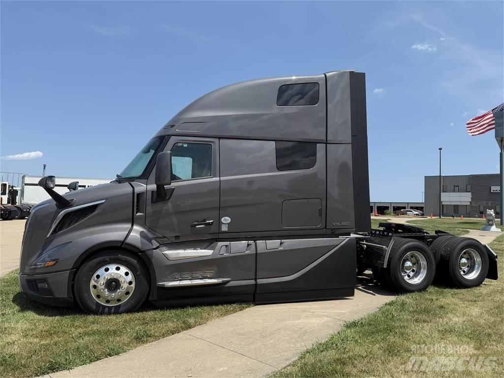 Volvo NEW VNL860 曳引機組件