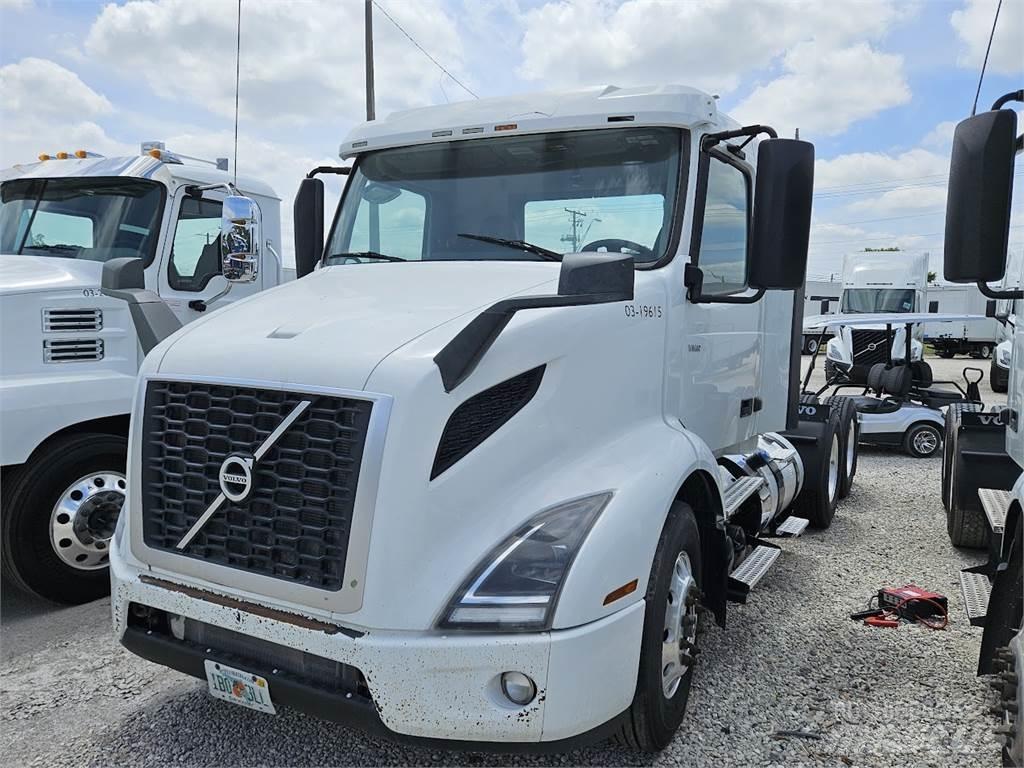 Volvo VNL64T300 曳引機組件