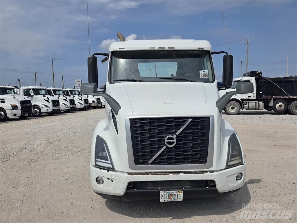 Volvo VNL64T300 曳引機組件