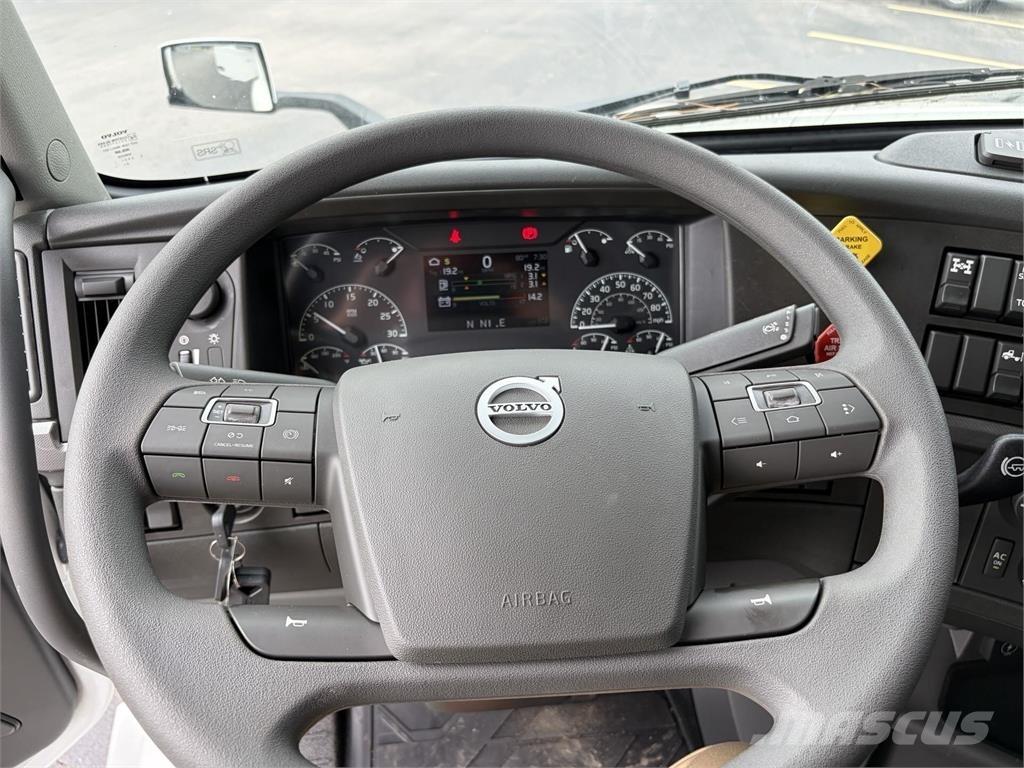Volvo VNL64T740 曳引機組件