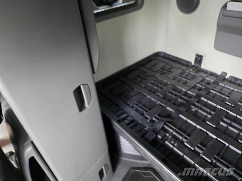 Volvo VNL64T760 曳引機組件