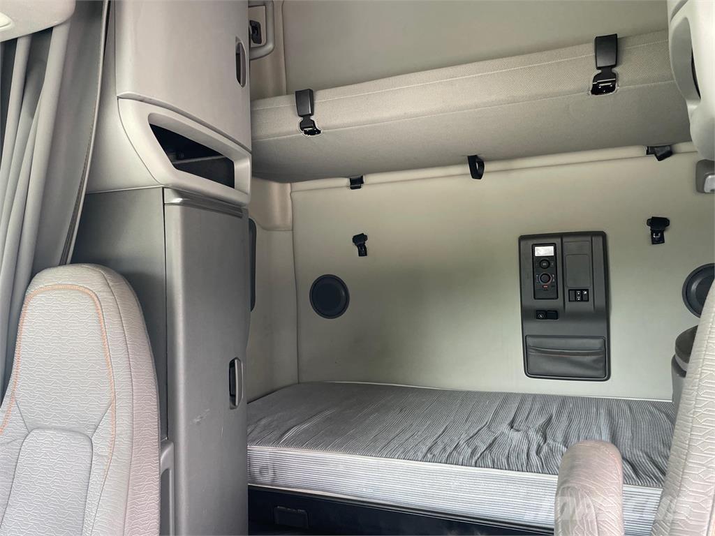 Volvo VNL64T760 曳引機組件