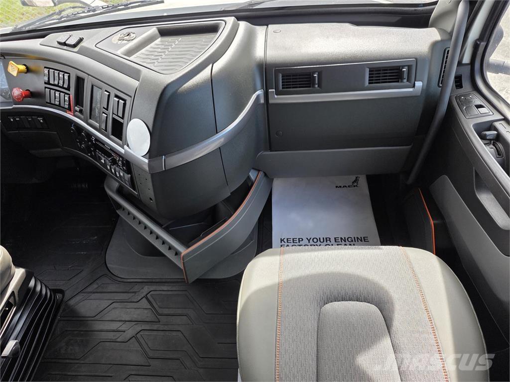 Volvo VNL64T760 曳引機組件