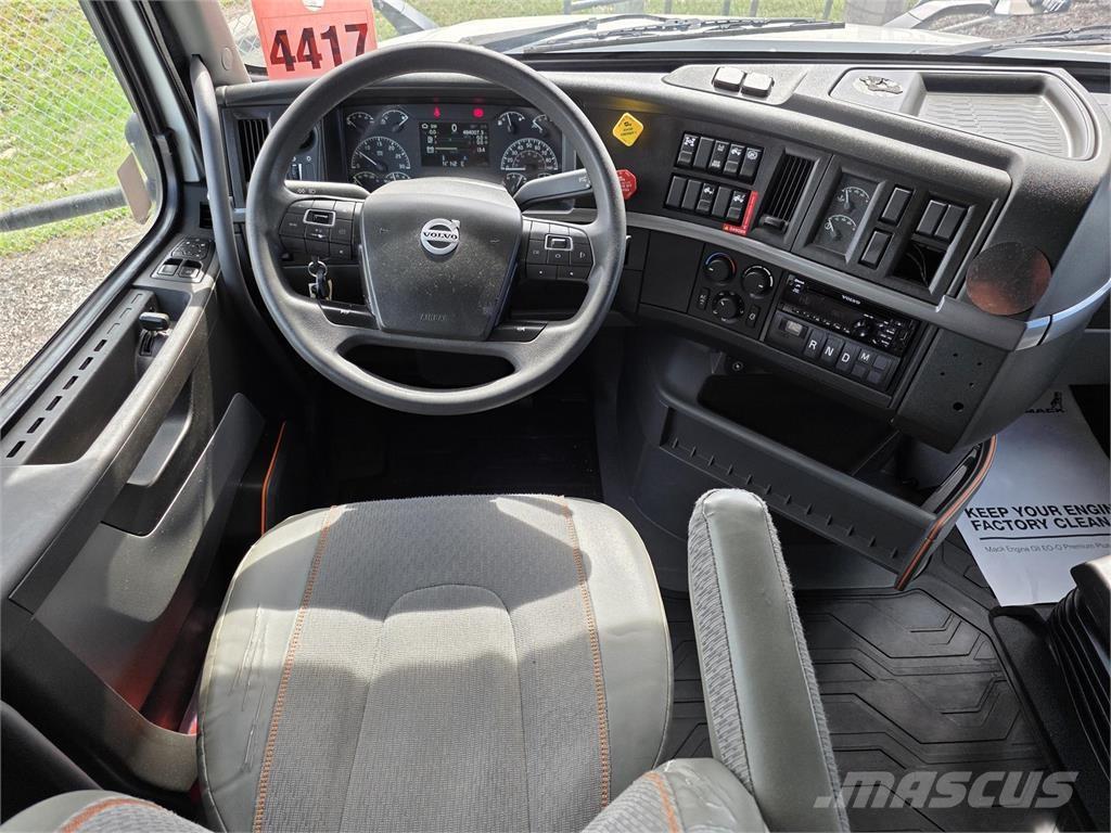 Volvo VNL64T760 曳引機組件