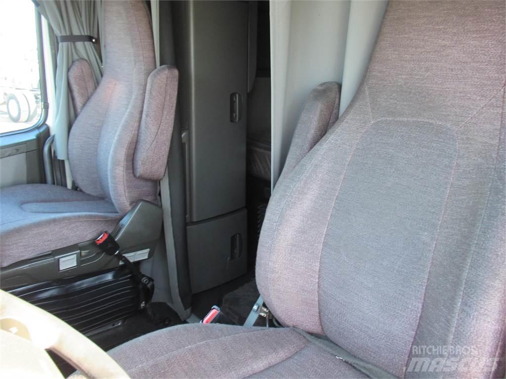 Volvo VNL64T760 曳引機組件