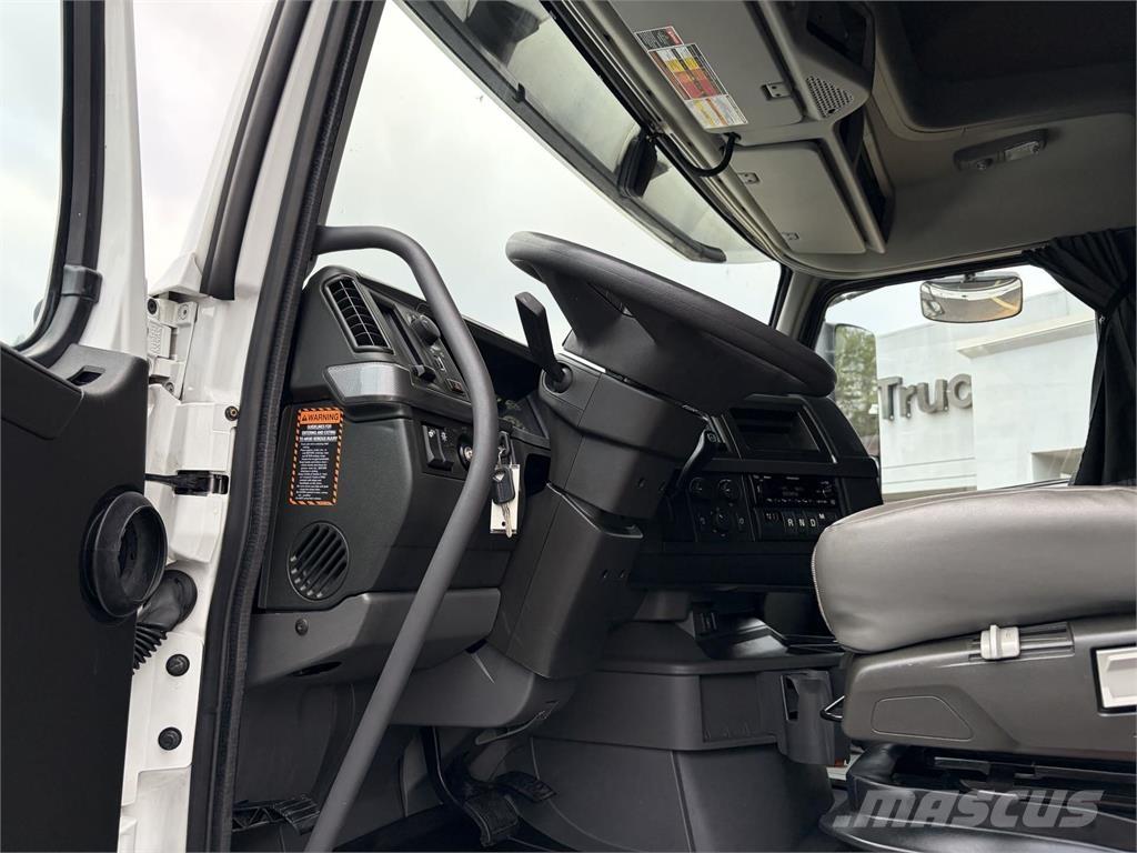 Volvo VNL64T760 曳引機組件