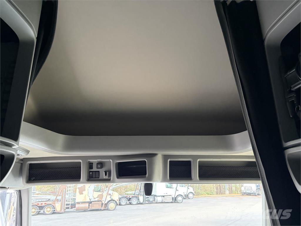 Volvo VNL64T760 曳引機組件