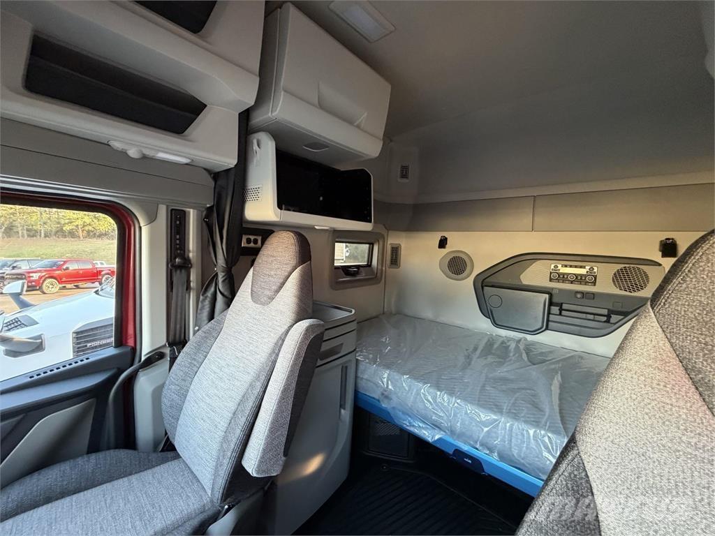 Volvo VNL64T840 曳引機組件