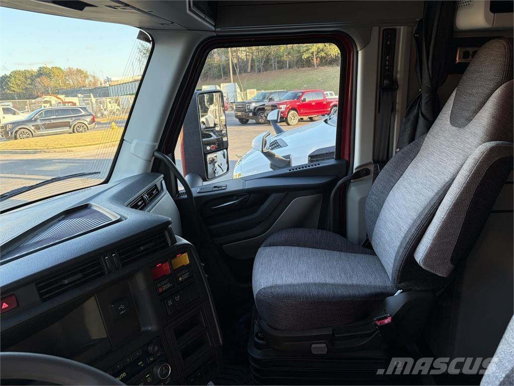 Volvo VNL64T840 曳引機組件