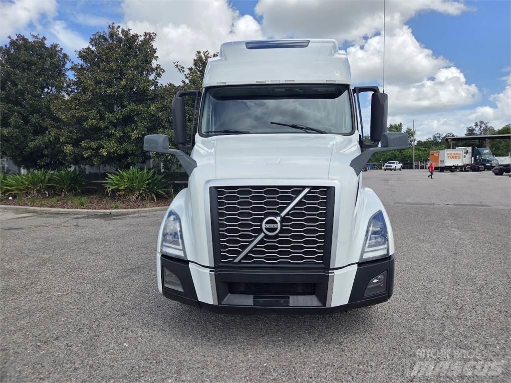 Volvo VNL64T860 曳引機組件