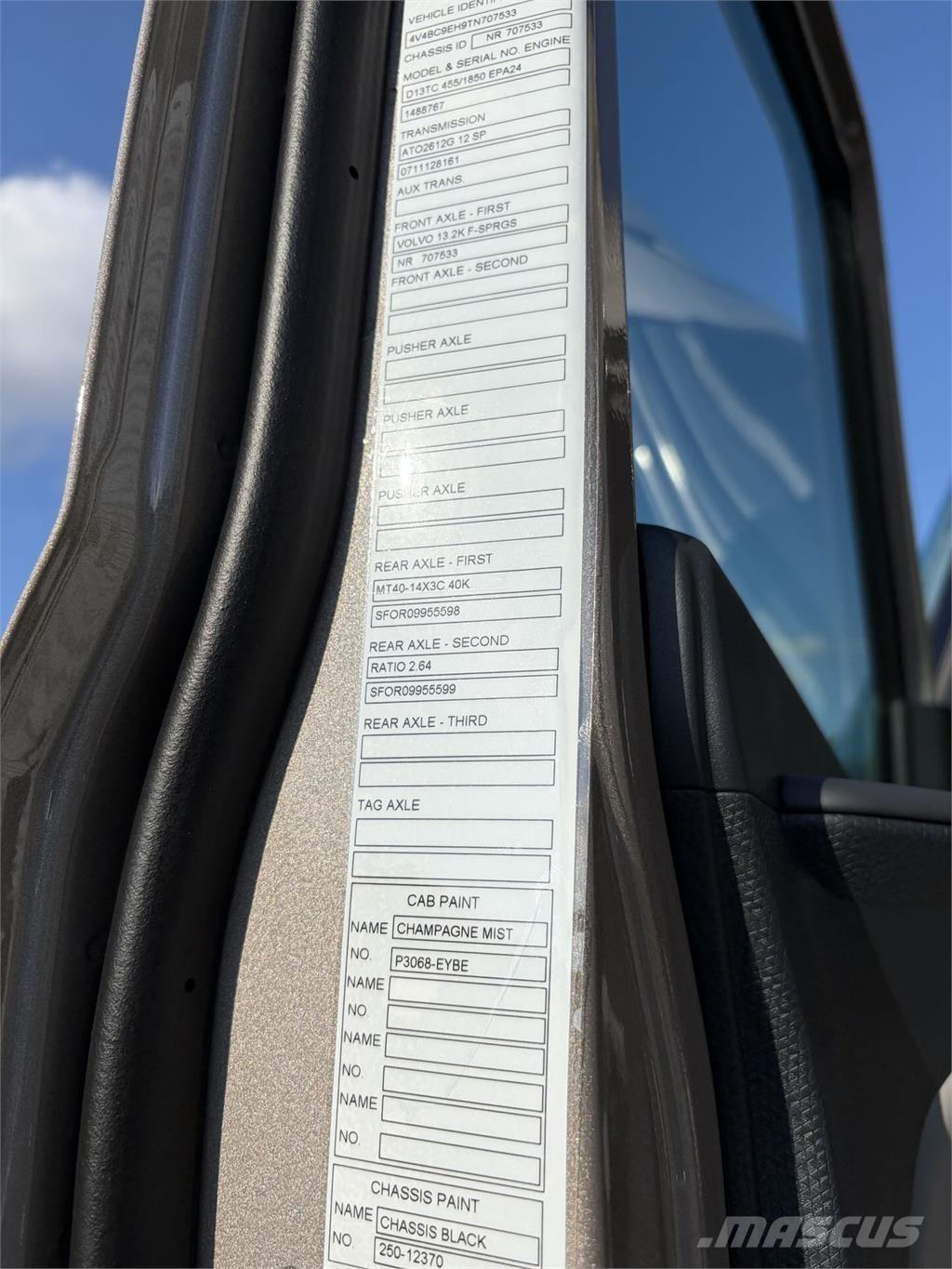 Volvo VNL64T860 曳引機組件