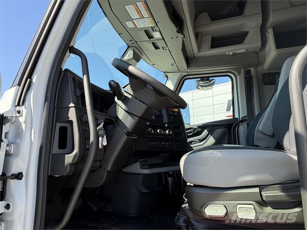 Volvo VNL64T860 曳引機組件