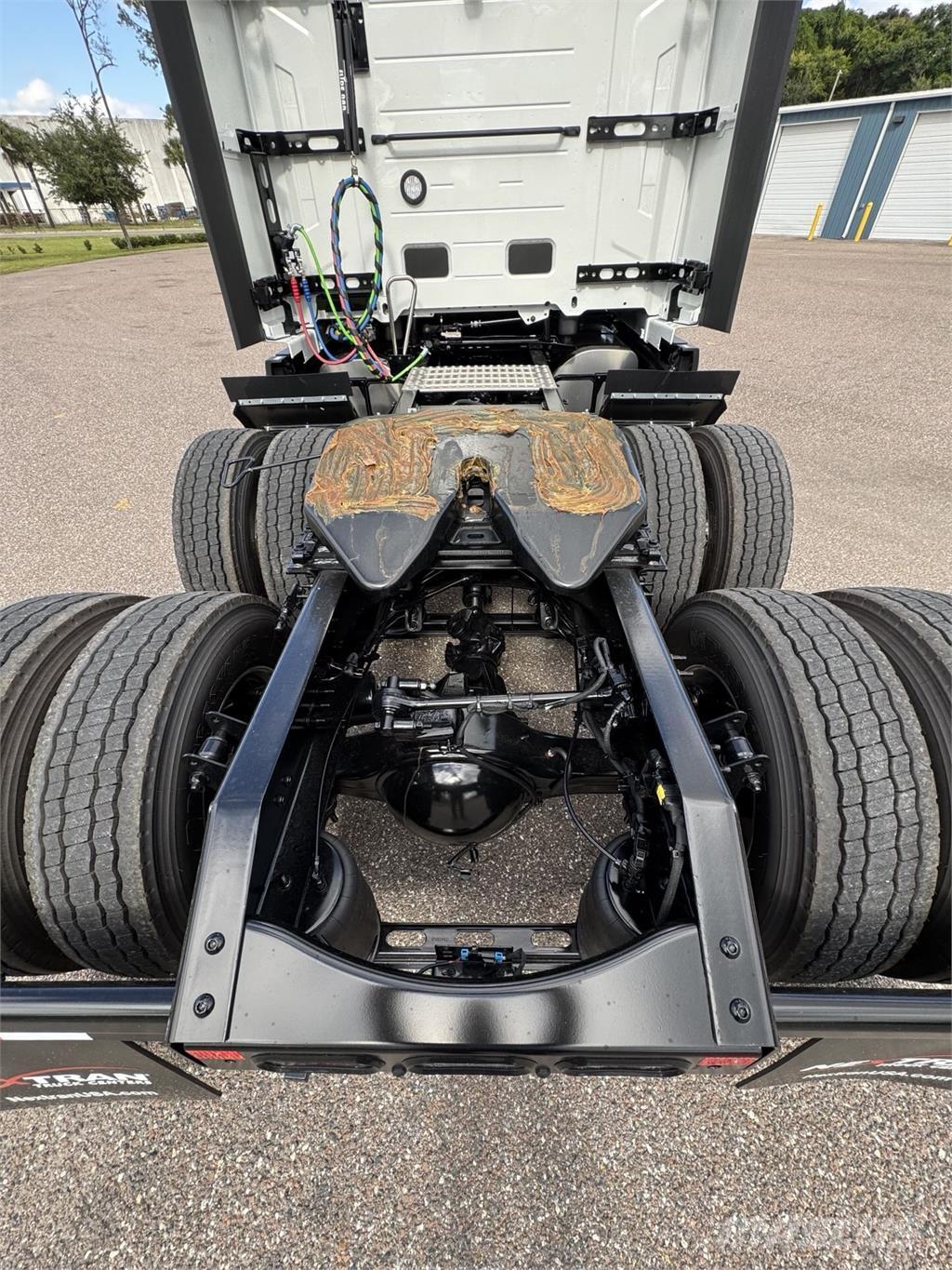 Volvo VNL64T860 曳引機組件