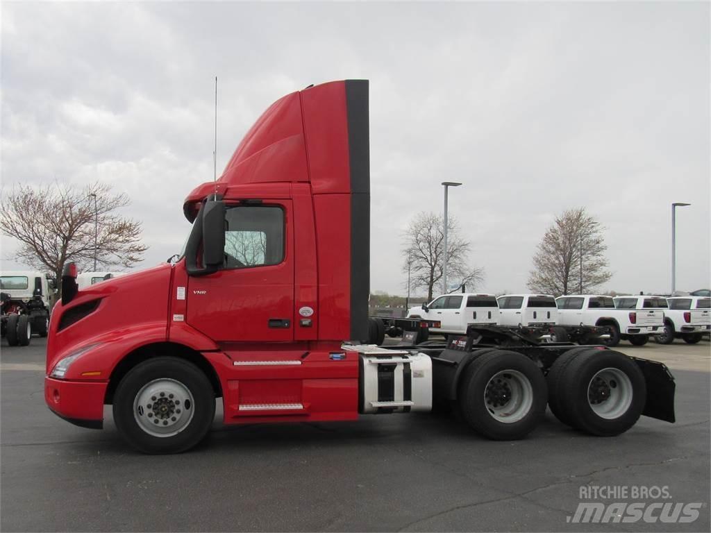 Volvo VNR64T300 曳引機組件