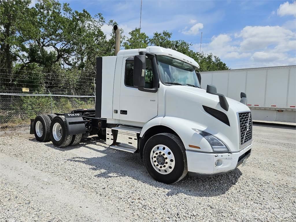 Volvo VNR64T300 曳引機組件