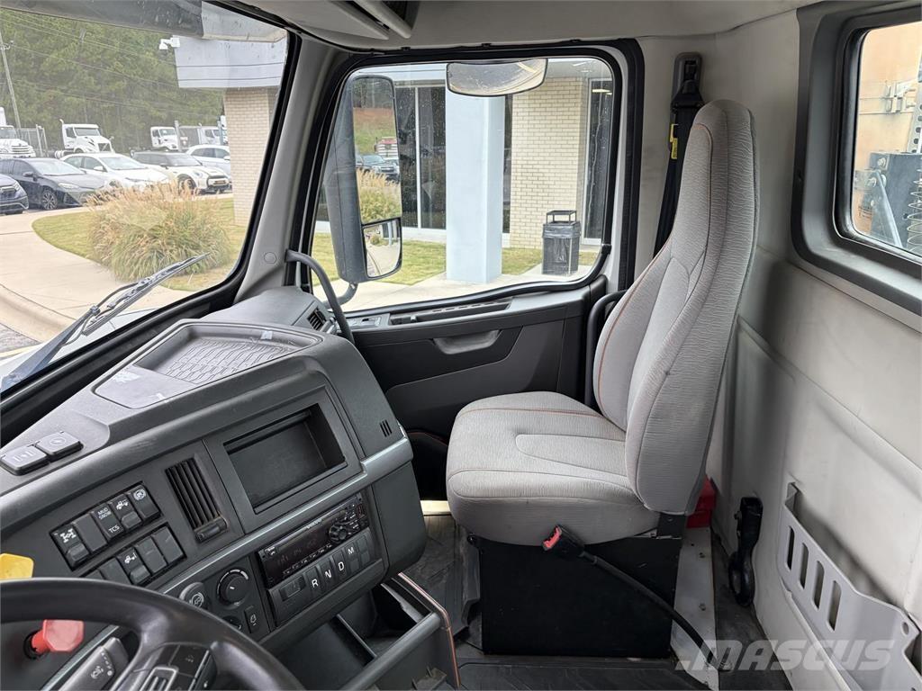 Volvo VNR64T300 曳引機組件