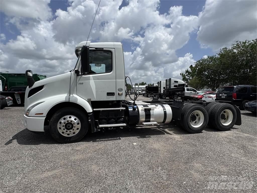Volvo VNR64T300 曳引機組件