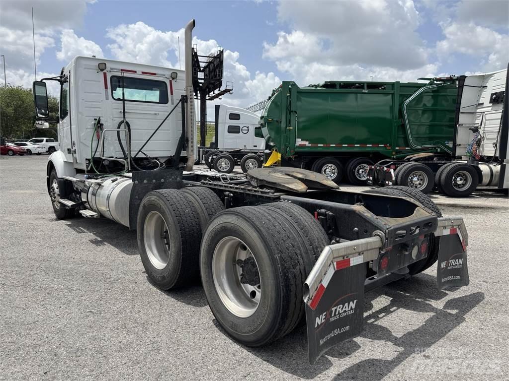 Volvo VNR64T300 曳引機組件