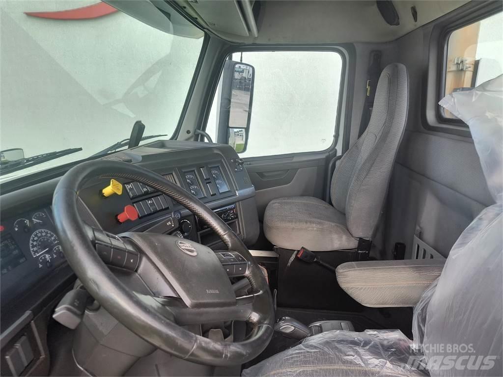 Volvo VNR64T300 曳引機組件
