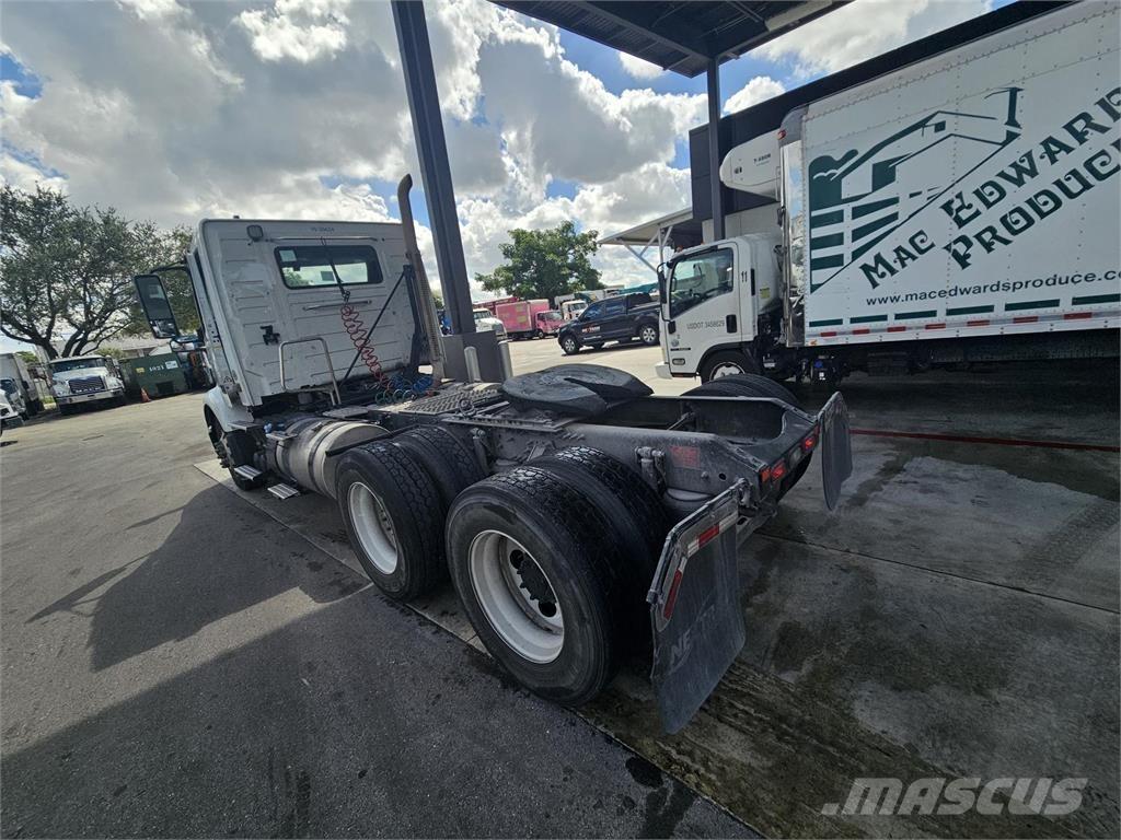 Volvo VNR64T300 曳引機組件