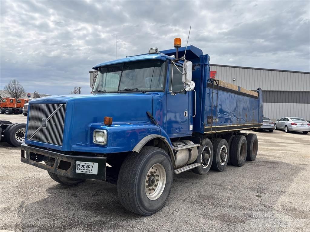 Volvo WG64T 傾卸式卡車