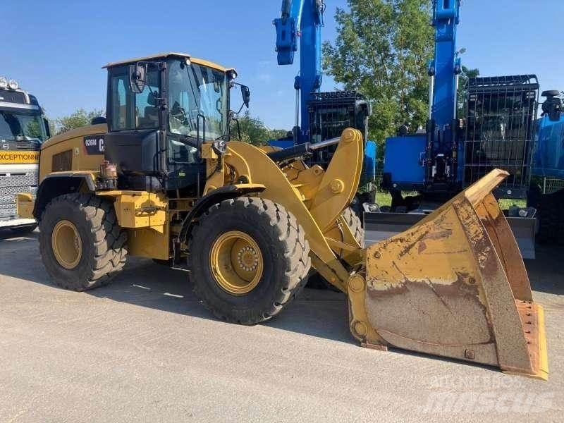 CAT 926M 輪胎式裝載機