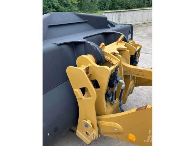 CAT 938M 輪胎式裝載機