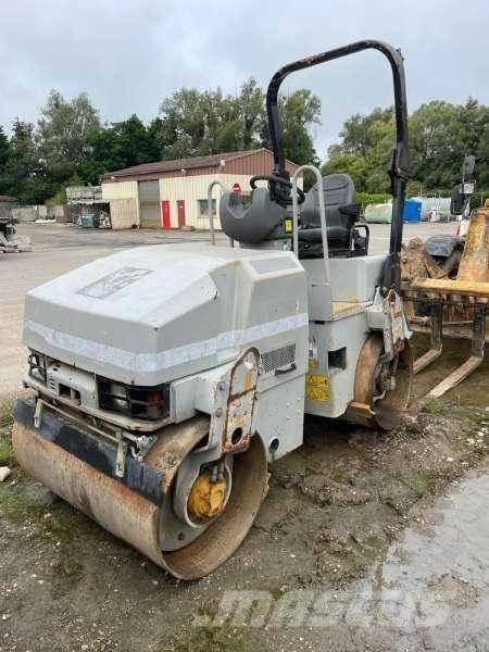 CAT CB224 土壤壓實機
