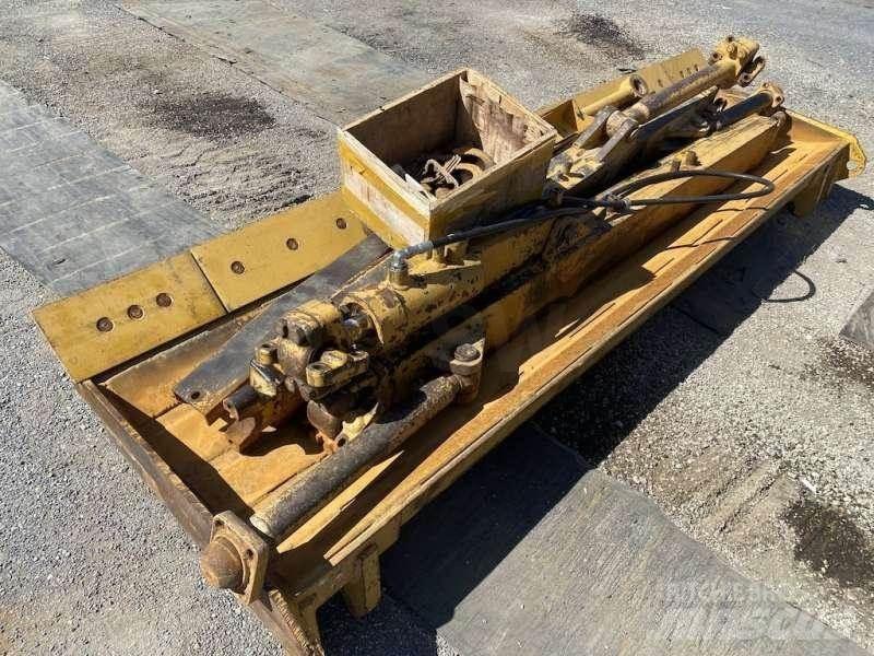 CAT D3B 履帶推土機