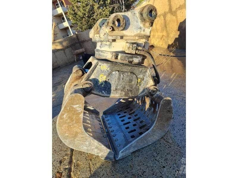 CAT MH3022 廢棄物/工業用操作車