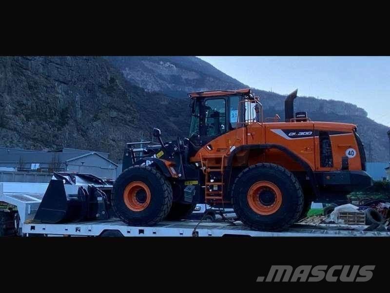 Doosan DL300 輪胎式裝載機