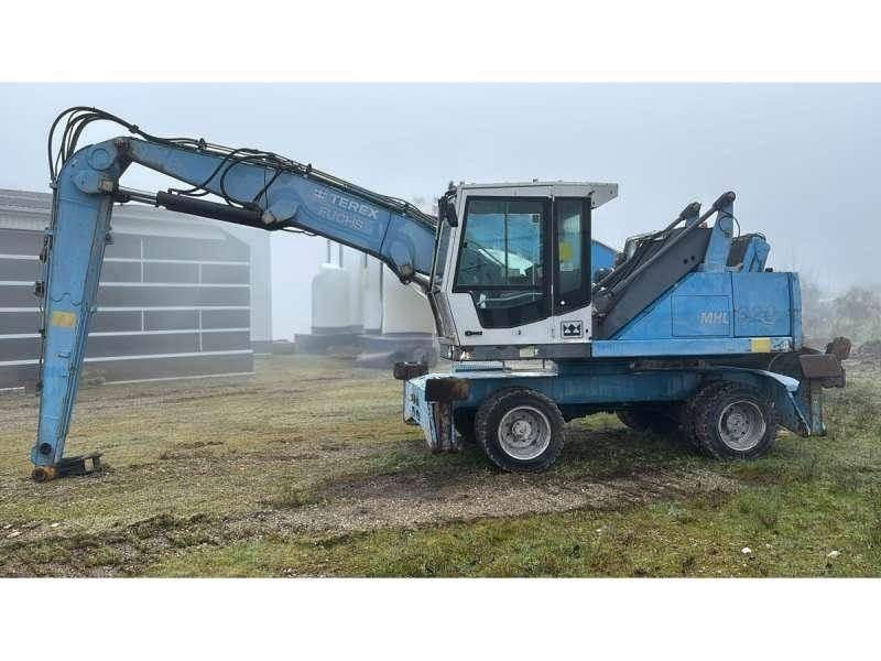 Fuchs MHL320 廢棄物/工業用操作車