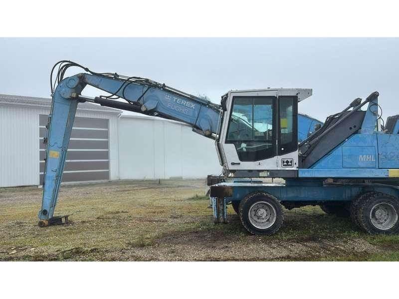 Fuchs MHL320 廢棄物/工業用操作車