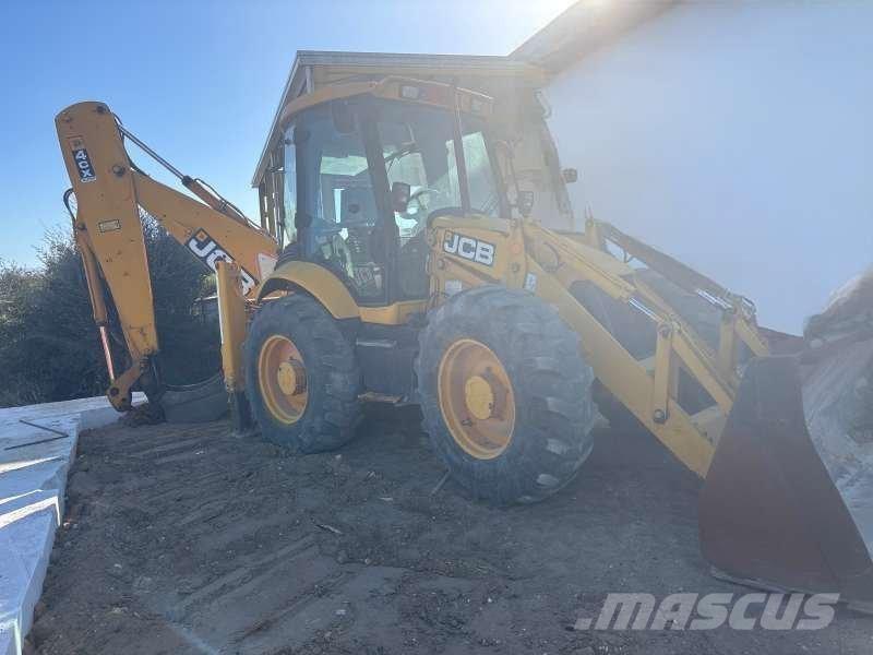 JCB 4CX 反鏟裝載機