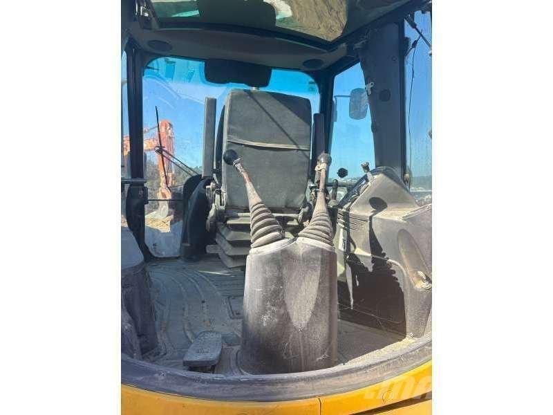 JCB 4CX 反鏟裝載機