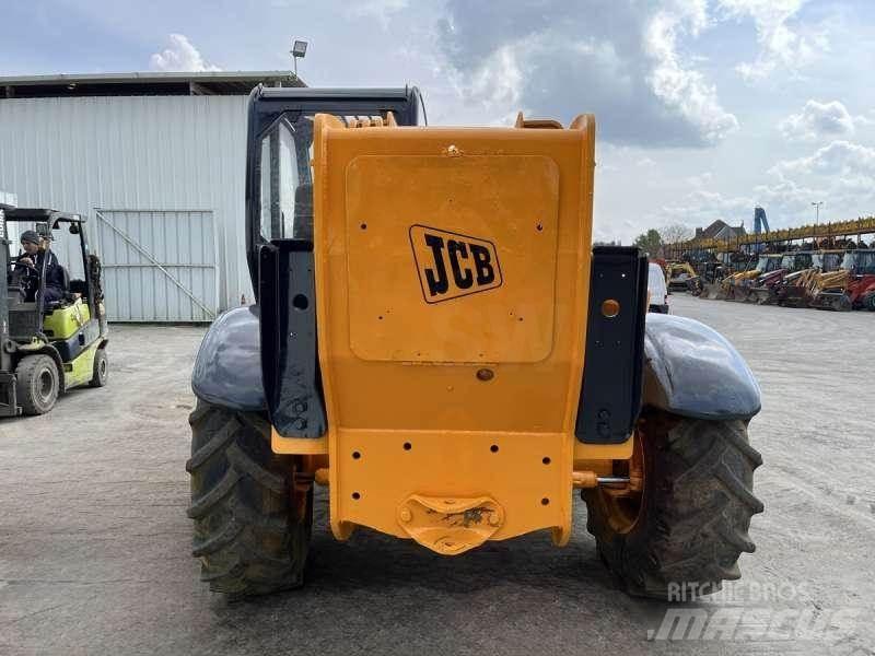JCB 532-120 伸縮臂操作車