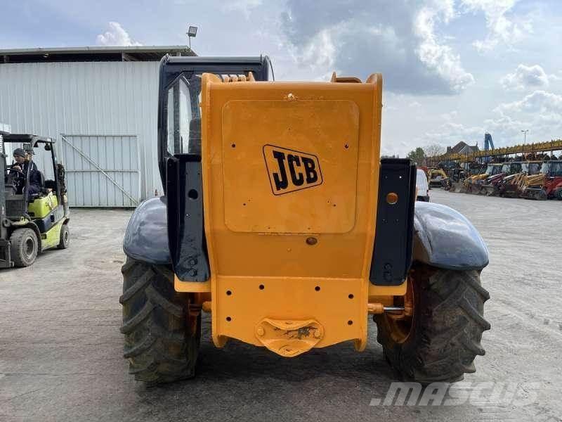 JCB 532-120 伸縮臂操作車