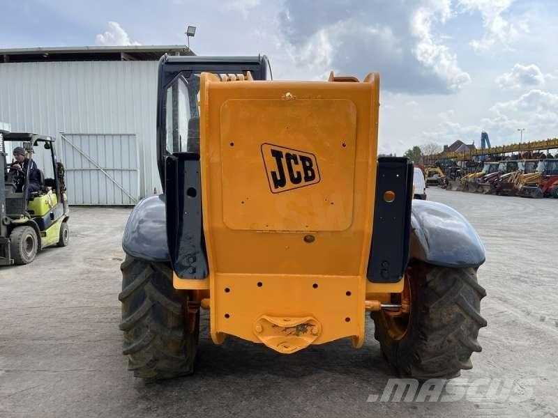 JCB 532-120 伸縮臂操作車