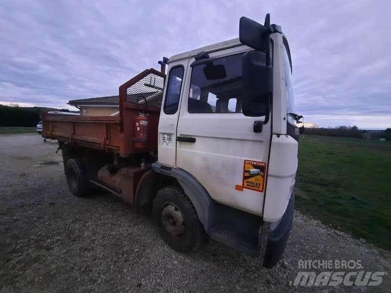 Renault 4X2 傾卸式卡車