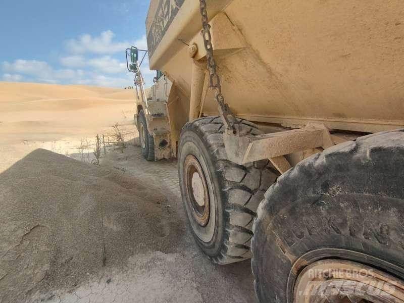 Terex TA30 鉸接式起吊車
